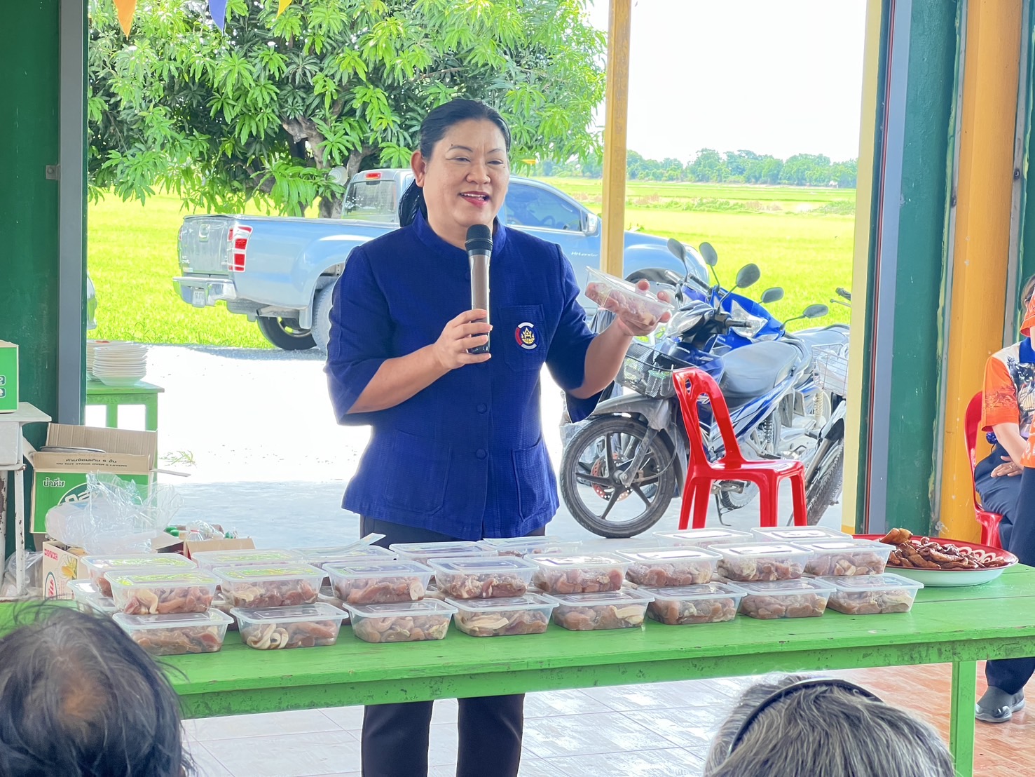 พช.เมืองสุพรรณบุรี จัดอบรมโครงการกิจกรรมขับเคลื่อนกิจกรรมการบริหารจัดการชุมชนในระดับหมู่บ้าน